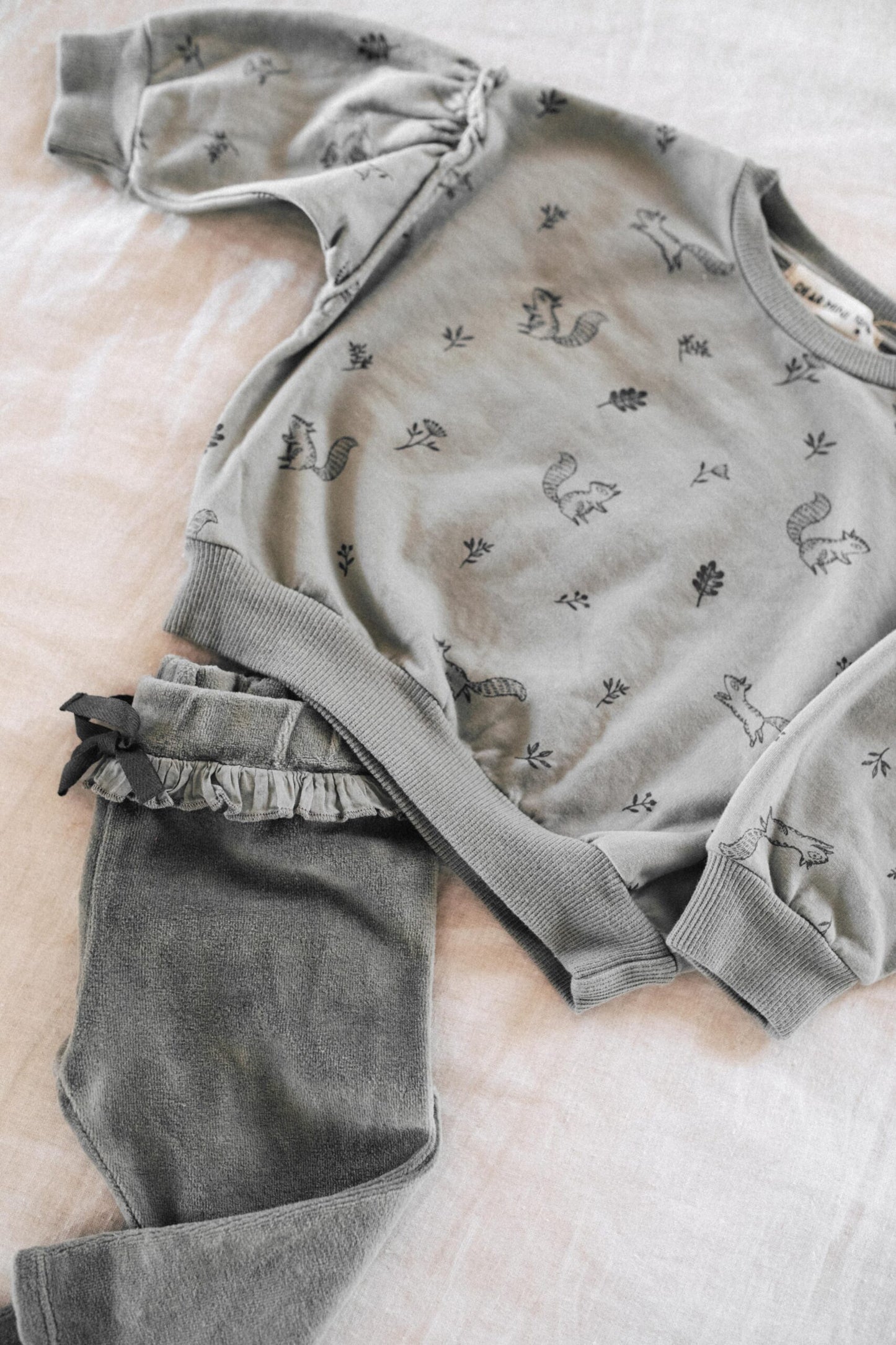 Velvet Ruffle Leggings - Stone Grey