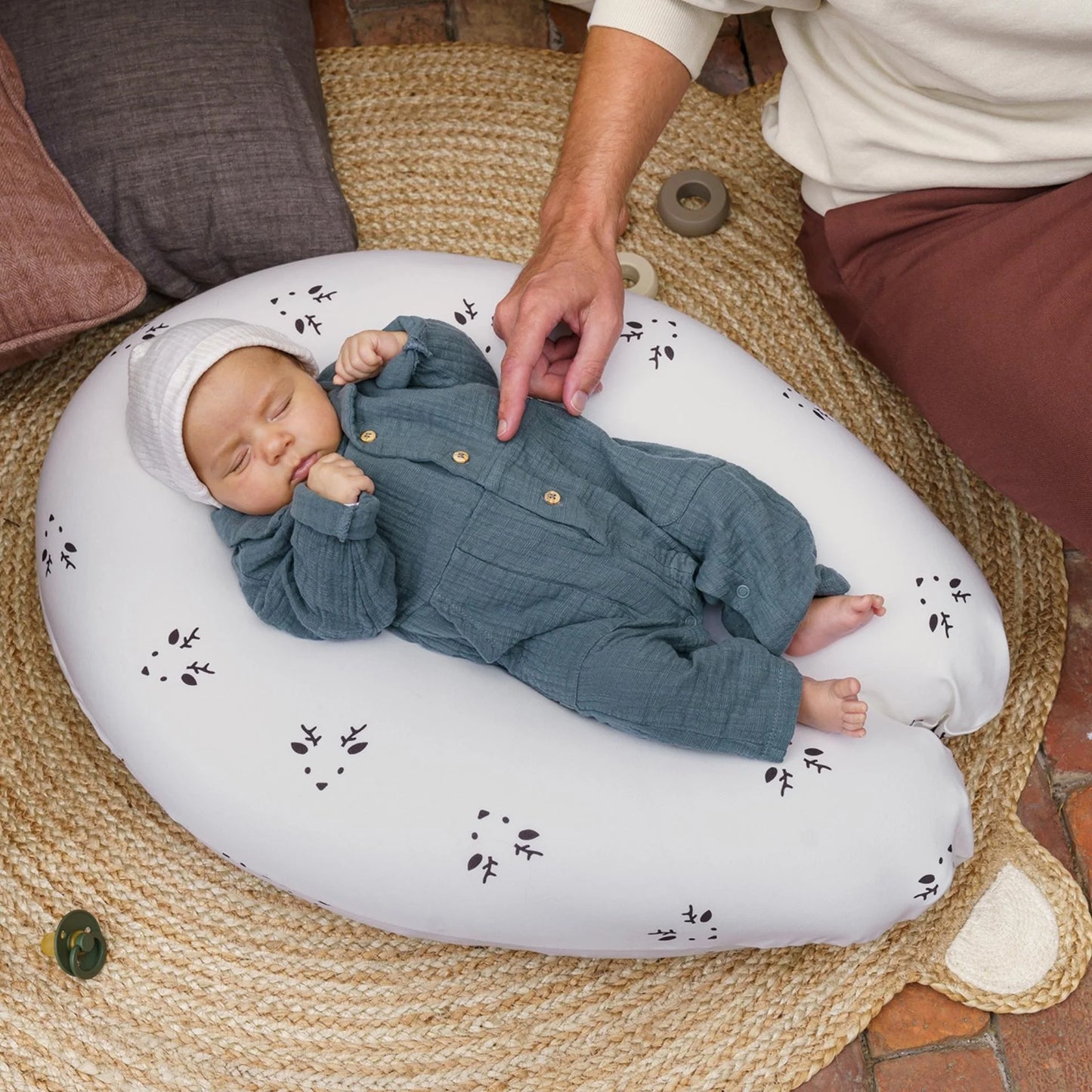 Buddy Pregnancy & Nursing Pillow - Deer