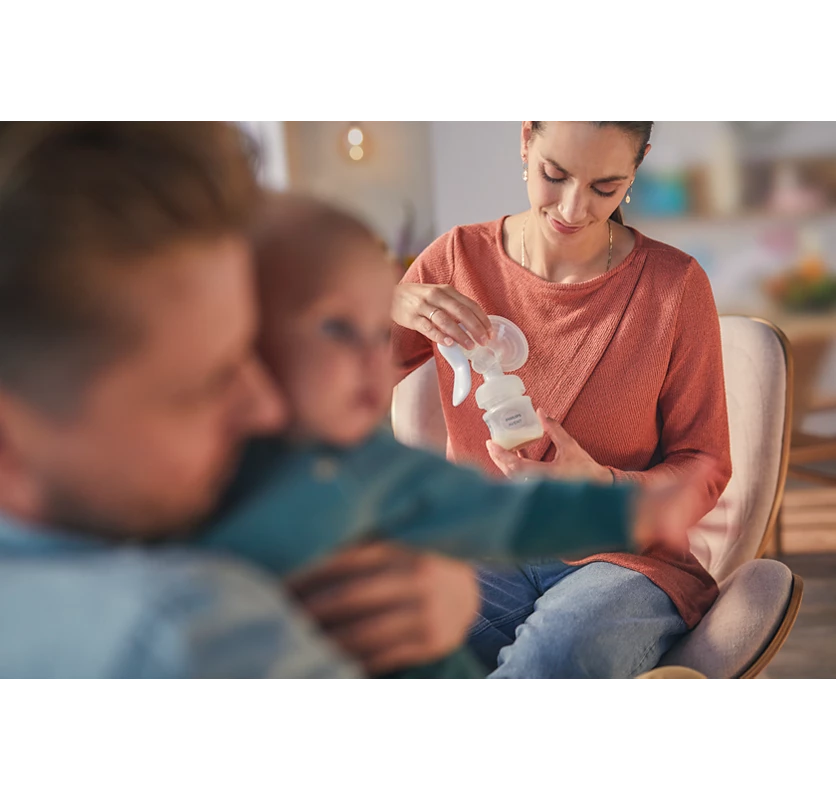 Manual breast pump with Natural Motion Technology (SCF 430/10)