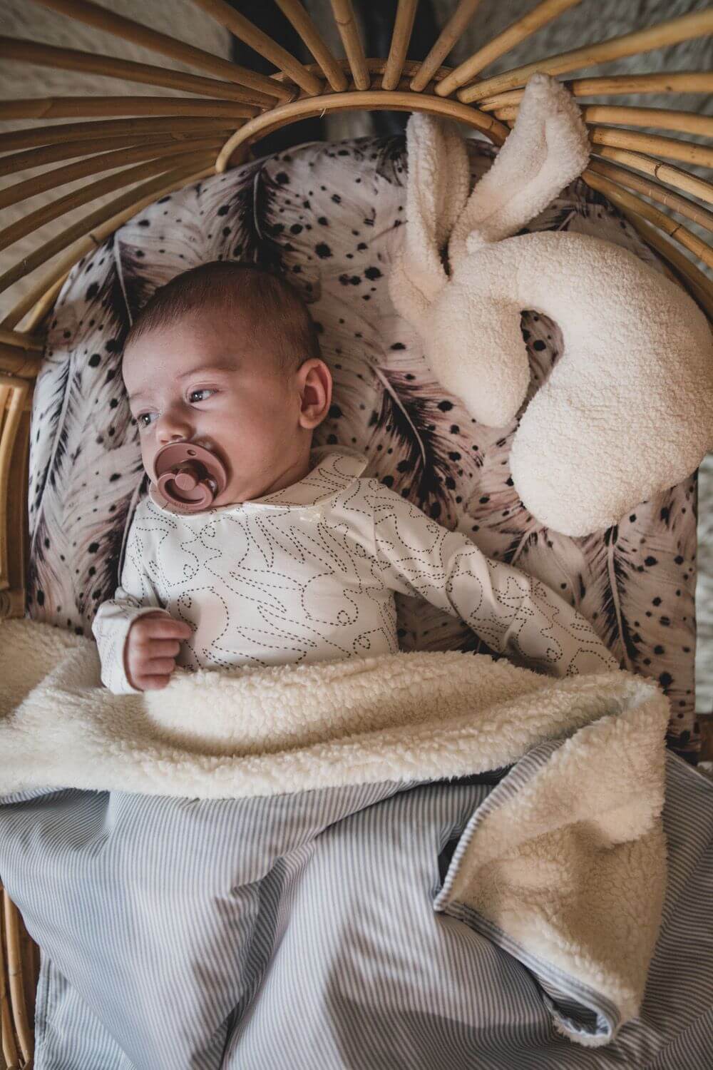 Toddler Fitted Sheet - Soft Feathers