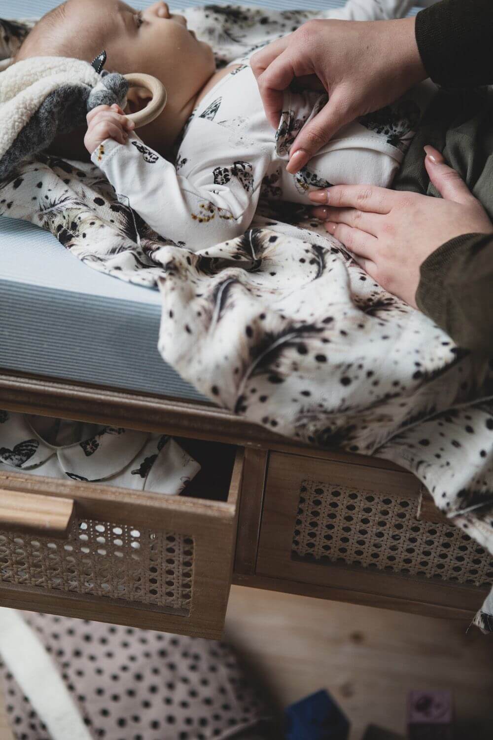 Swaddle Blanket - Soft Feathers