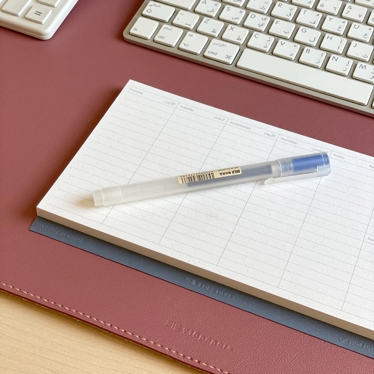 910 Desk Mat