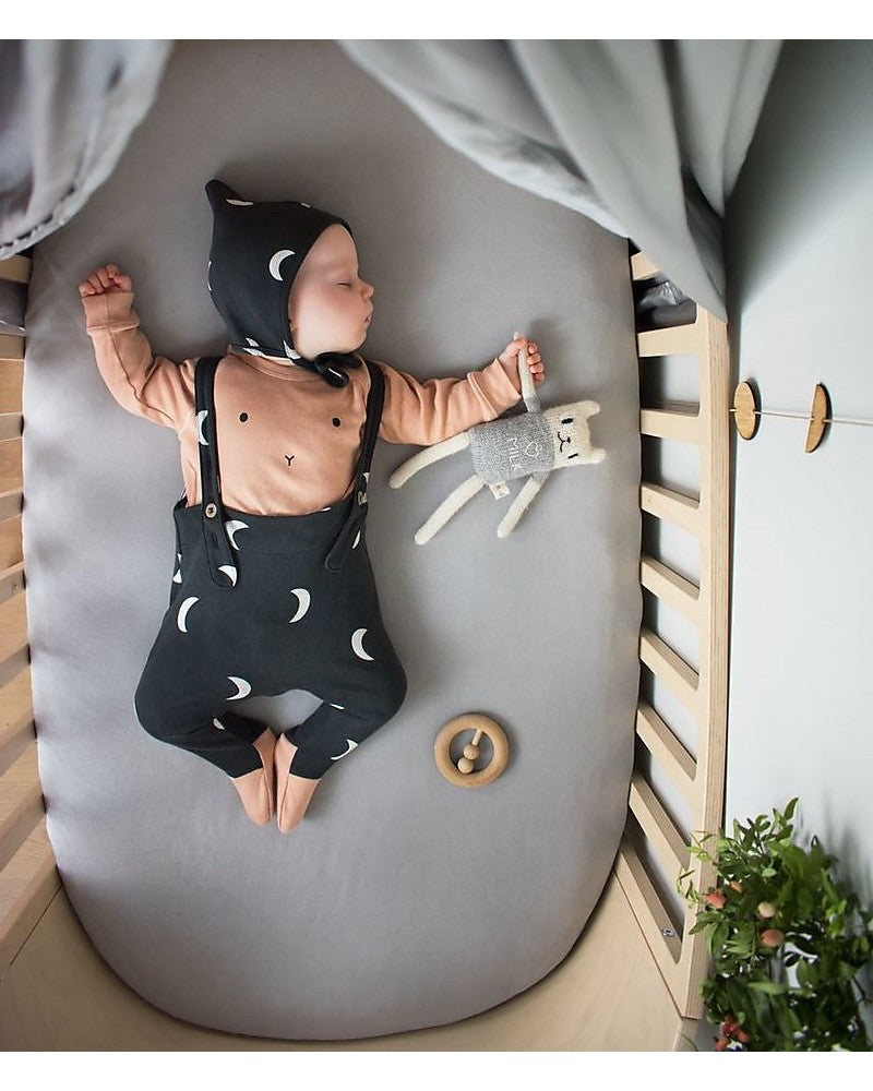 Charcoal Midnight Pixie Bonnet