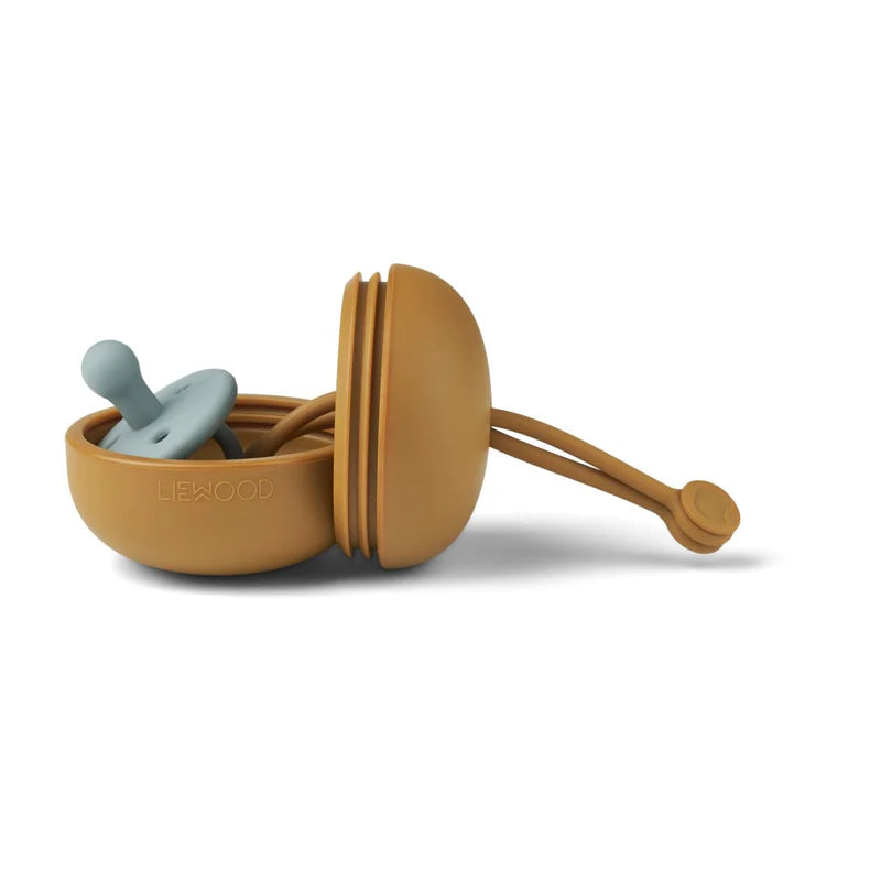 Philip Pacifier Box - Golden Caramel