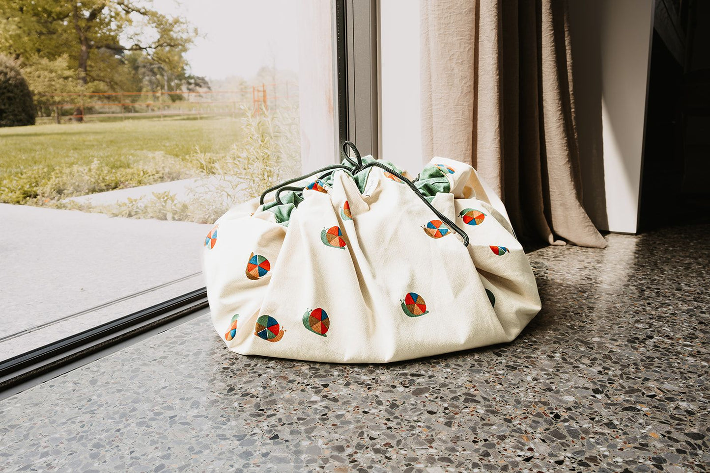 noomad: Playmat & Toy Bag - Snail
