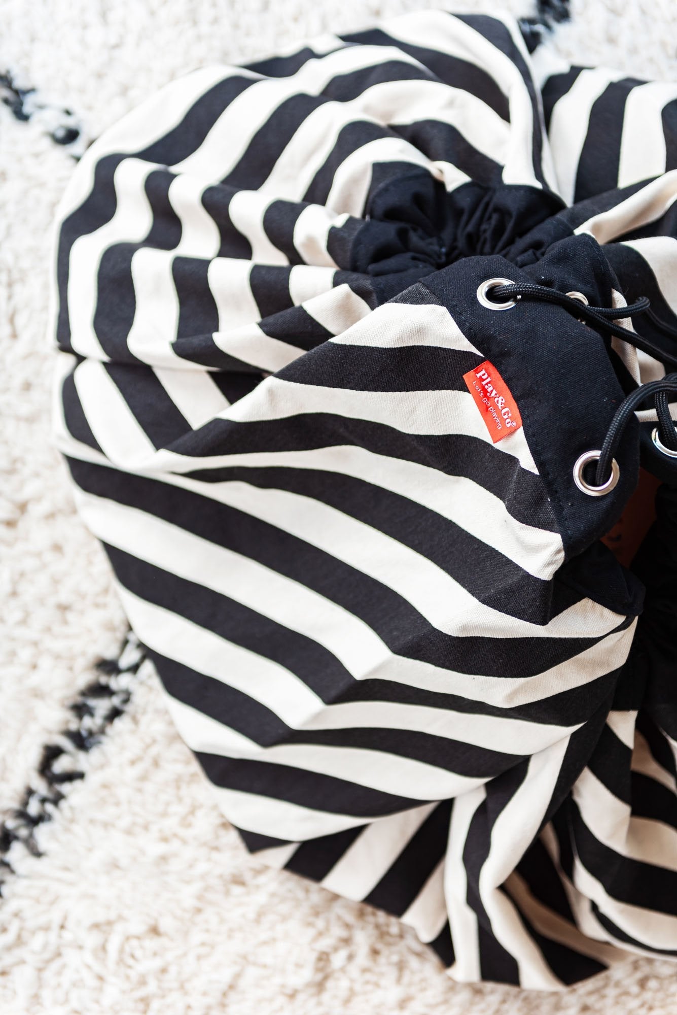 noomad: Playmat & Toy Bag - Black Stripes