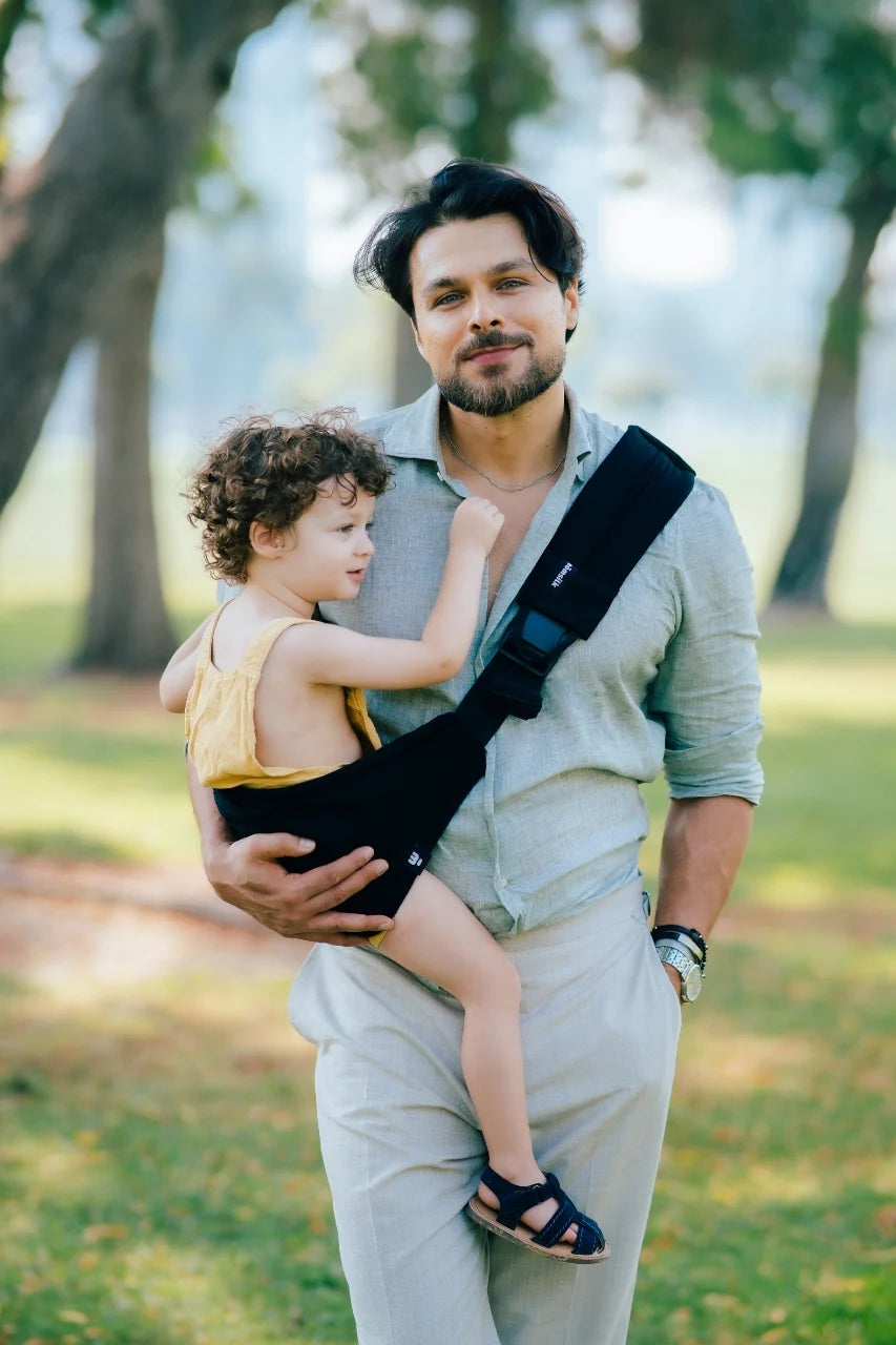 MomSwing Baby Carrier - Black