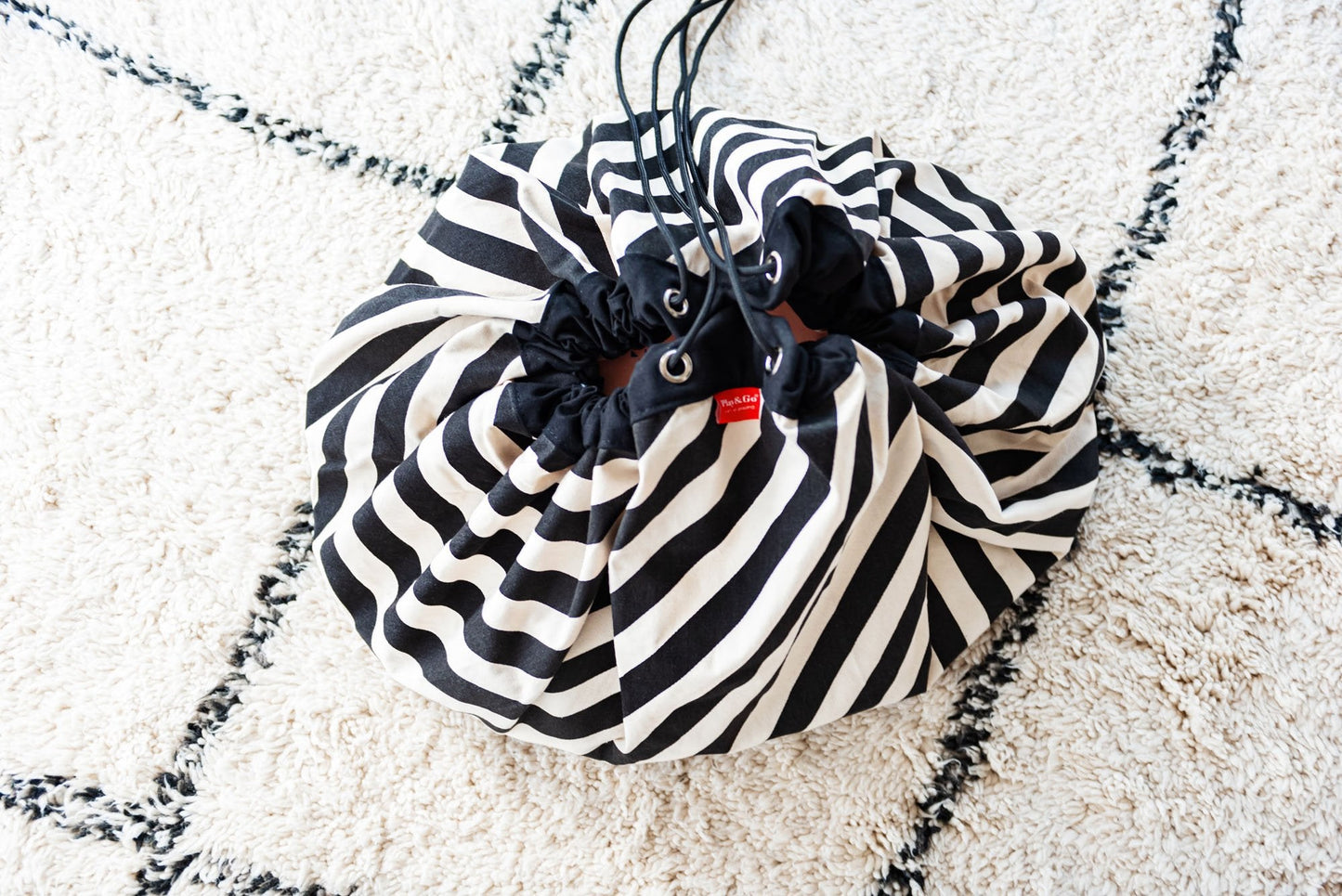 noomad: Playmat & Toy Bag - Black Stripes