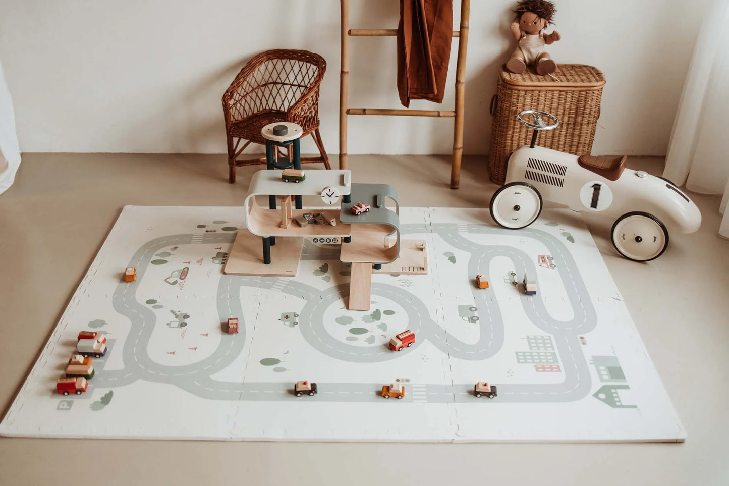 tiloo: Foam Puzzle Playmat & Storage Box - Road Map