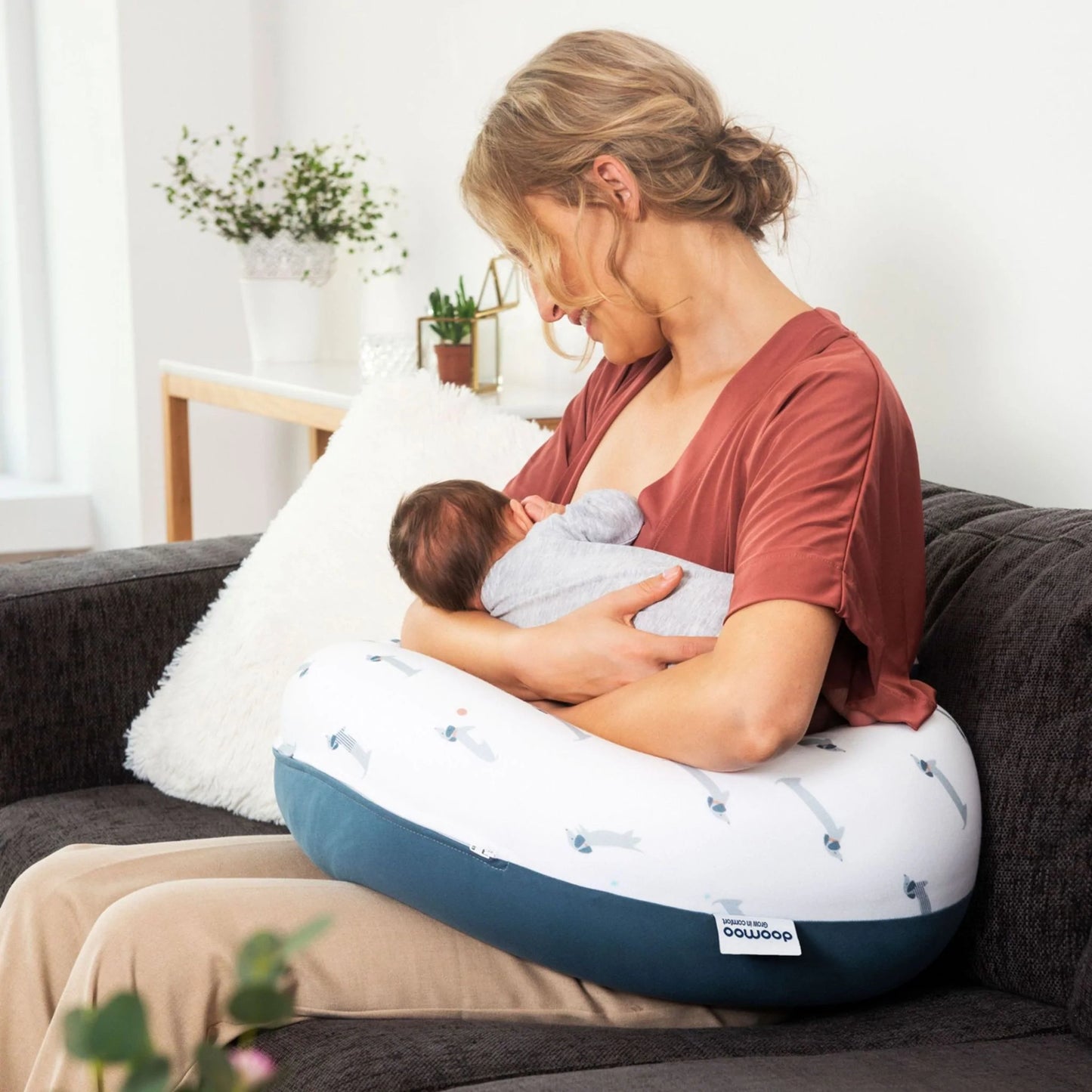 Buddy Pregnancy & Nursing Pillow - Dog Blue